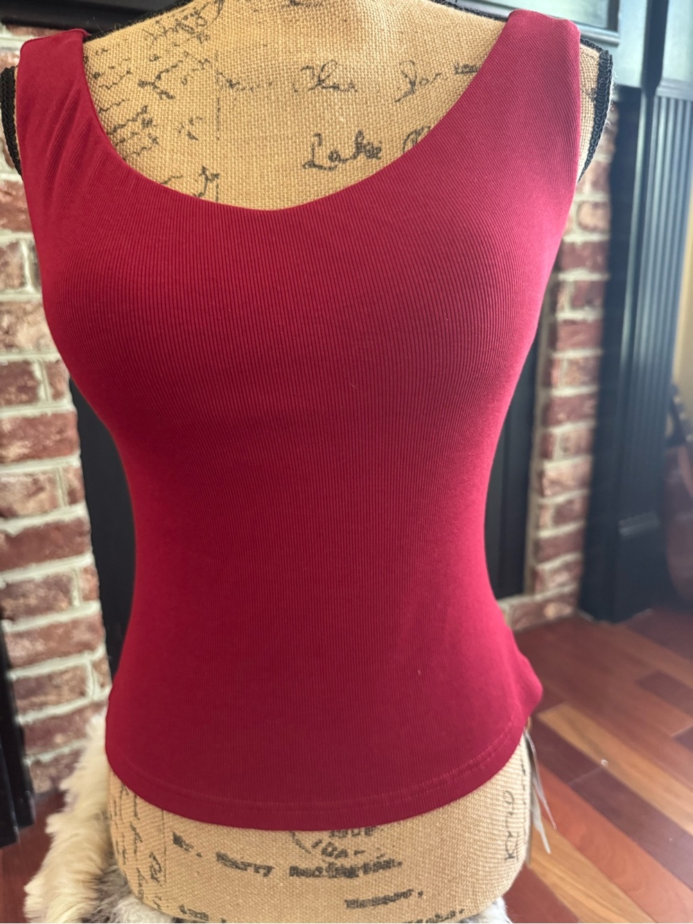 OGL RETRO RED WIDE SHOULDER TOP NWT